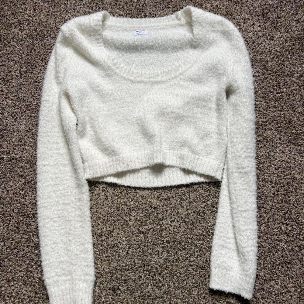 Long sleeve cropped sweater